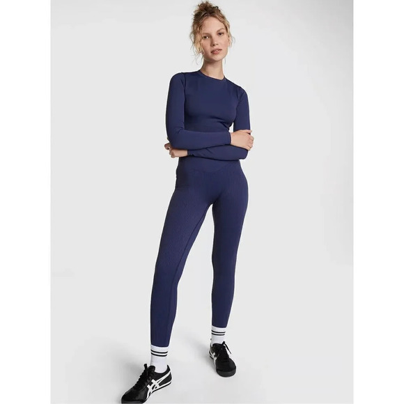 PINK SEAMLESS LONG-SLEEVE CROP TOP Size XS - Picture 3 of 13